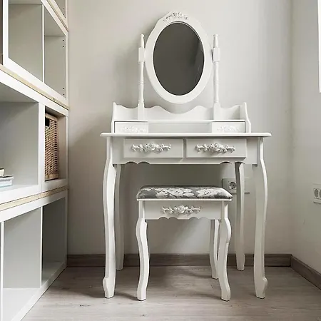 Manca's With Free Parking *